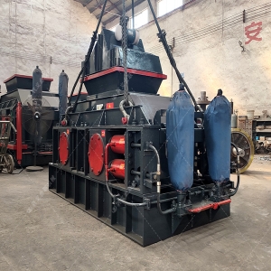中型1000x700半自動液壓對輥破碎機(jī)發(fā)貨 破碎石料