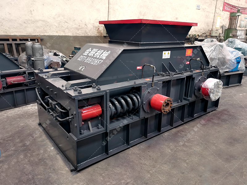 對輥破碎機(jī)破1噸礦石消耗多少電？