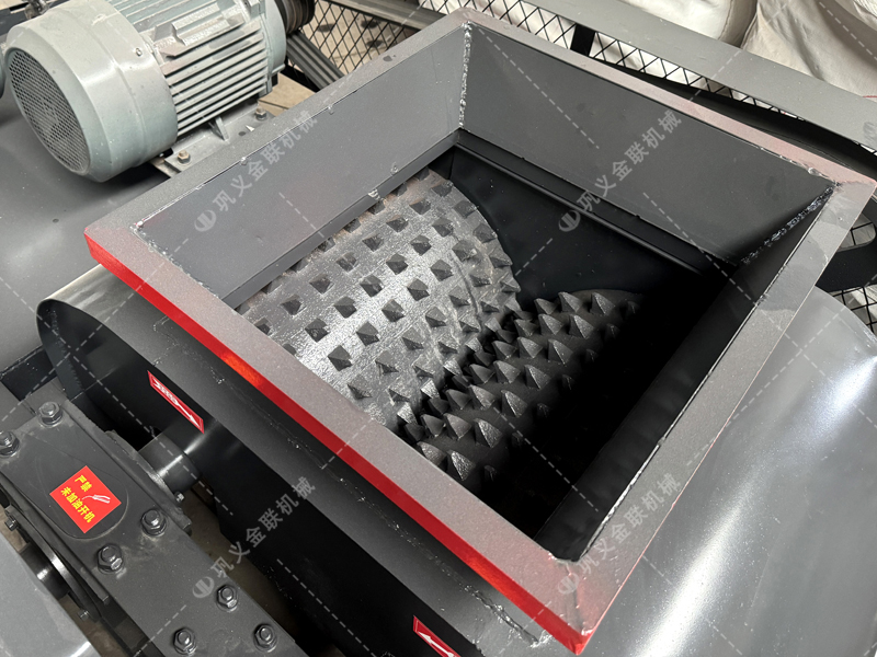采購雙齒輥破碎機(jī)必問的7個問題！少問一個都可能被坑？